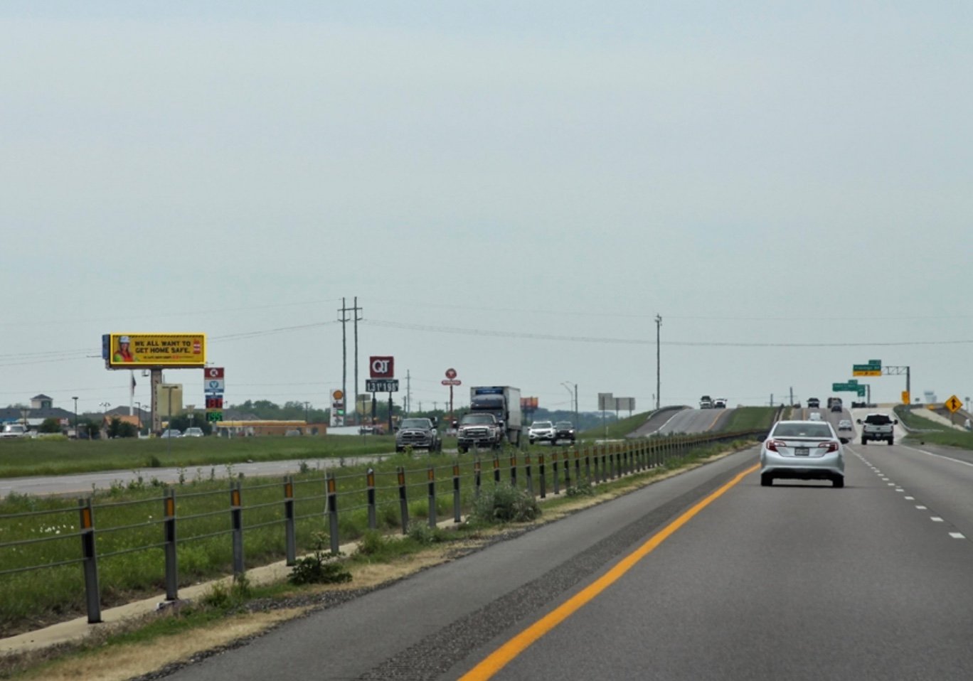 I-35W 700' N/o Hwy 114 East Side Media