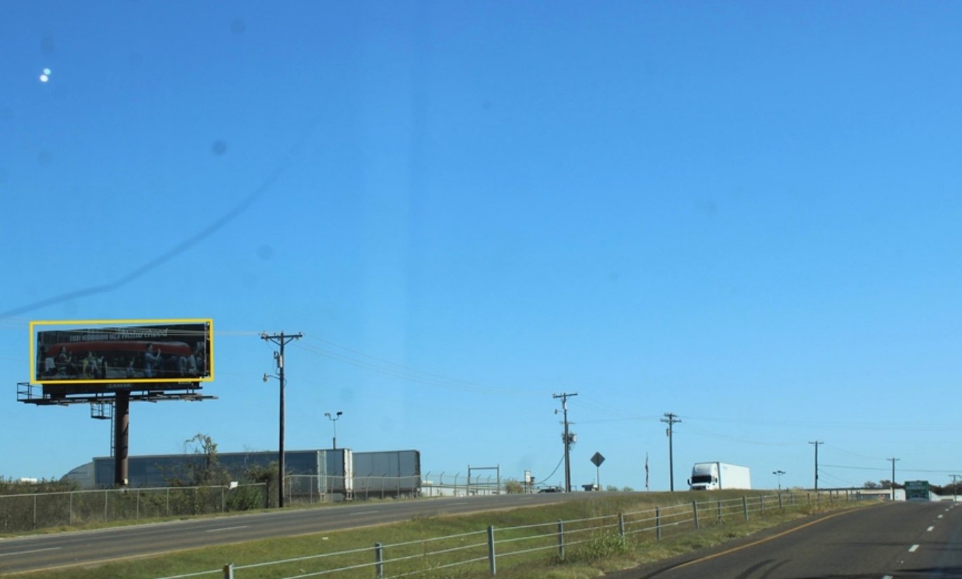 HWY 31 0.8 MILES E/O I-45, N/S Media