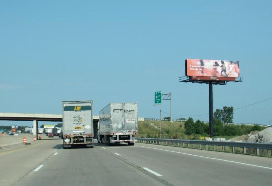 I-65 N 100 ft S/O Hallbaker Rd ES Media