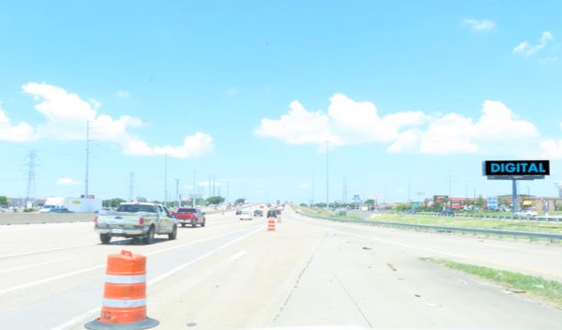 DIGITAL LBJ Fwy (I-635) NS 600ft E/O Northwest Hwy (Loop 12) F/E - 2 Media