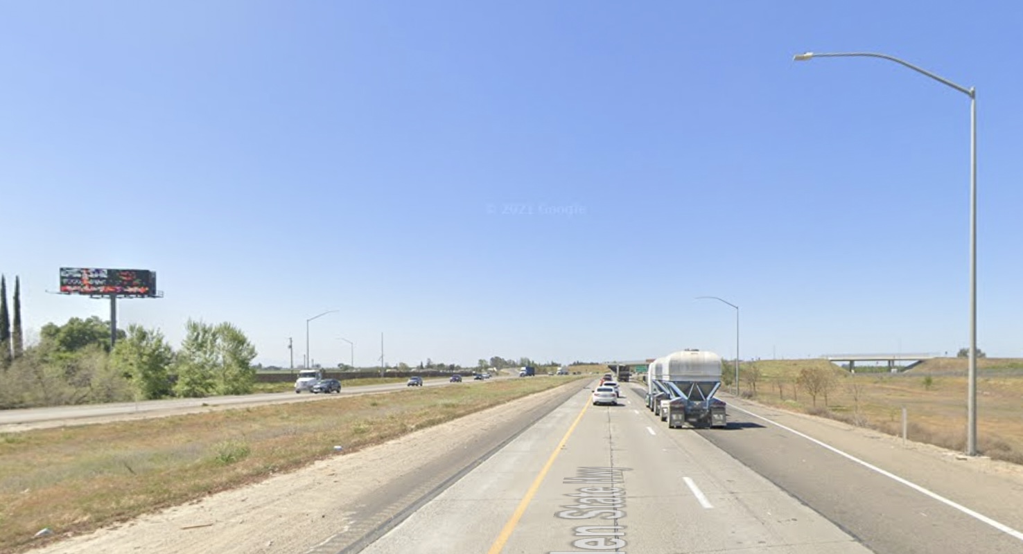 500 ft S of the Bradbury overpass, West Hwy 99, Delhi CA Media