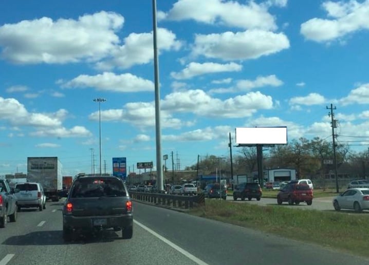 I-10 E (East Fwy) E/O E 610 Loop/ Houston Media