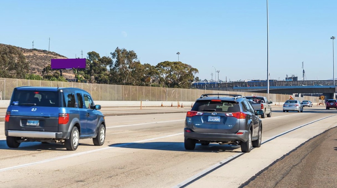 I-5 N/O San Ysidro Blvd.. E/S F/NW Media