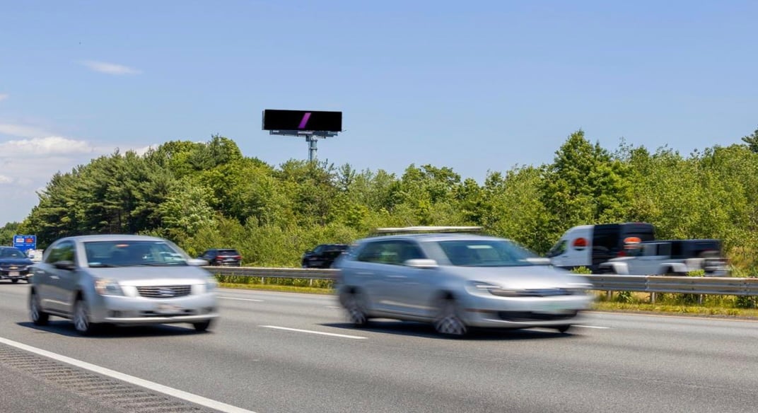 E/L (I-93) .5 Miles South of Pelham St. (Exit 47) F/S Media