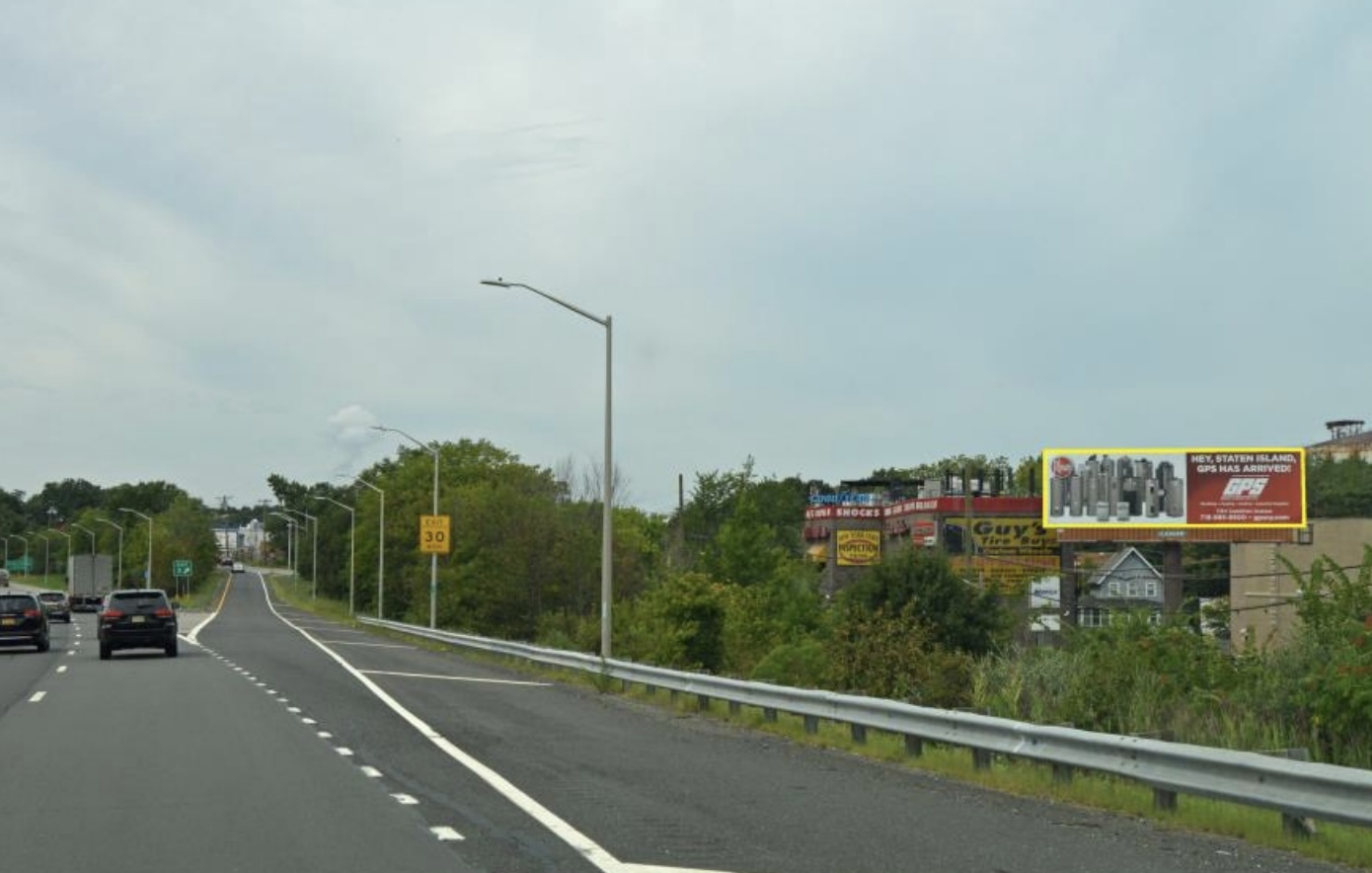 WEST SHORE EXPWY (RT 440) S/O EXIT 3 Media