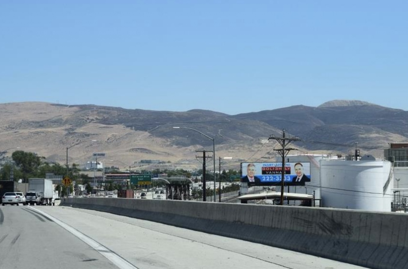 I 80 E SS 1mi W/O McCarran Blvd F/W Media