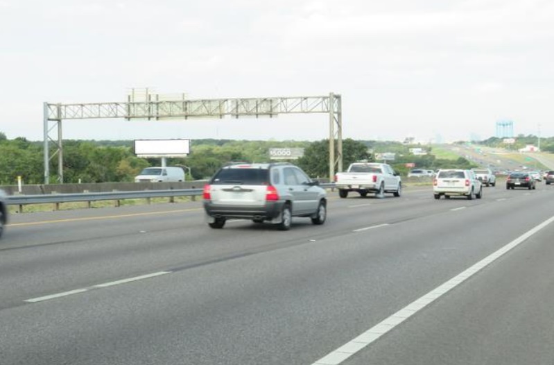 Tom Landry Hwy (I-30) SS 2mi E/O Oakland Blvd F/E - 1 Media