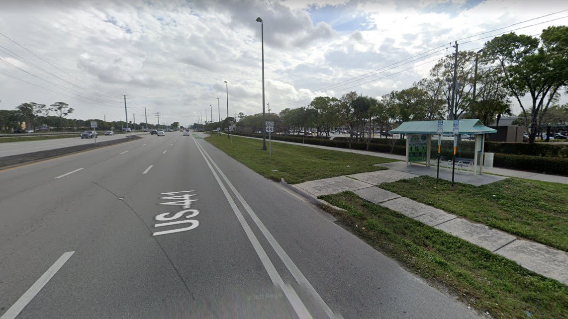 US441/SR 7, .3 mi S/O Boca Woods, W/S F/N Media