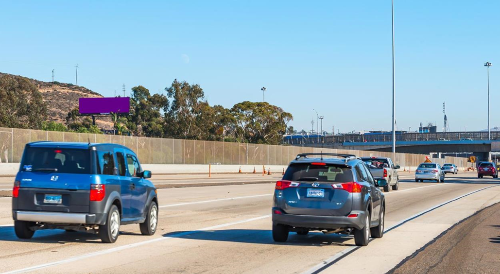 I-5 N/O San Ysidro Blvd.. E/S F/NW Media