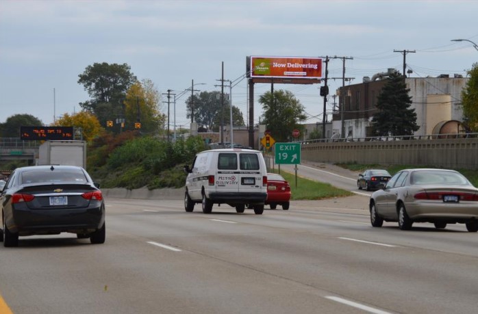 S/S I-696 0.5 MI WO DEQUINDRE F/W Media