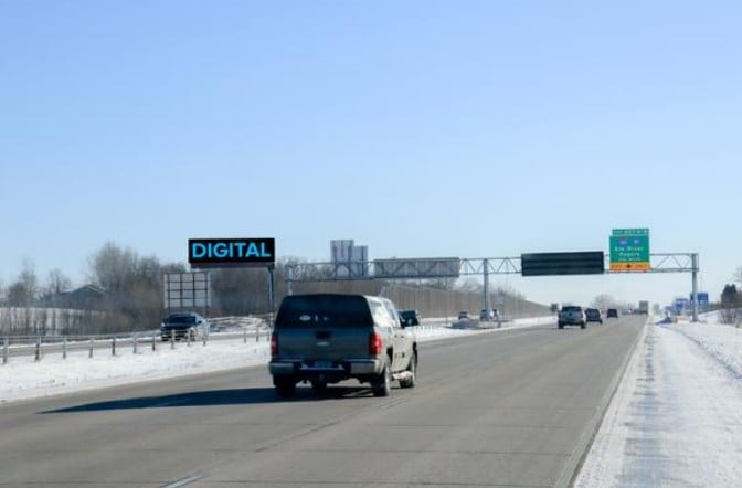 I-94 NS 1.3mi W/O Hwy 101 - (Loc #3) F/NW - 1 Media