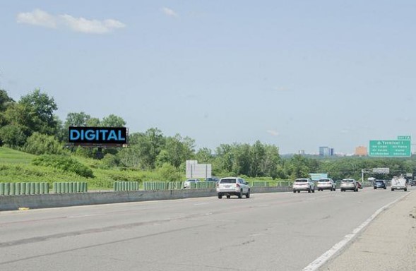 I-494 SS 900ft W/O Pilot Knob Rd F/E - 1 Media