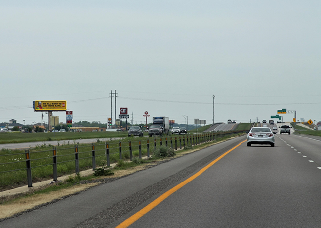 I-35W 700' N/o Hwy 114 East Side Media