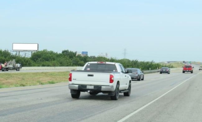 Hwy 287 WS 0.3mi N/O FM 661 F/S - 1 Media