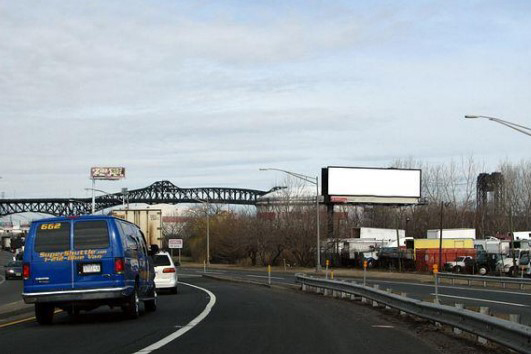 I-95/NJ Tpk ES 550ft S/O Exit 15E Toll Plaza F/S - 2 Media