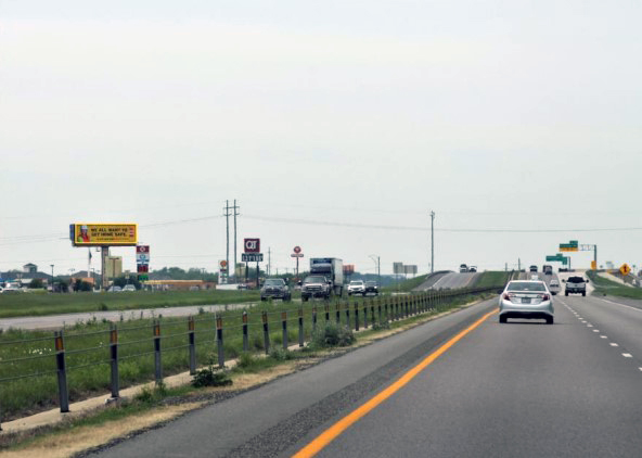 I-35W 700' N/o Hwy 114 East Side Media