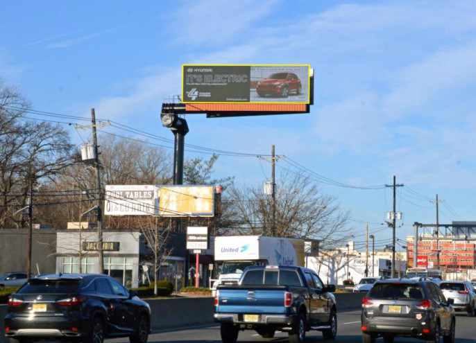 Route 4 W 1.9 miles w/o Garden State Parkway Media