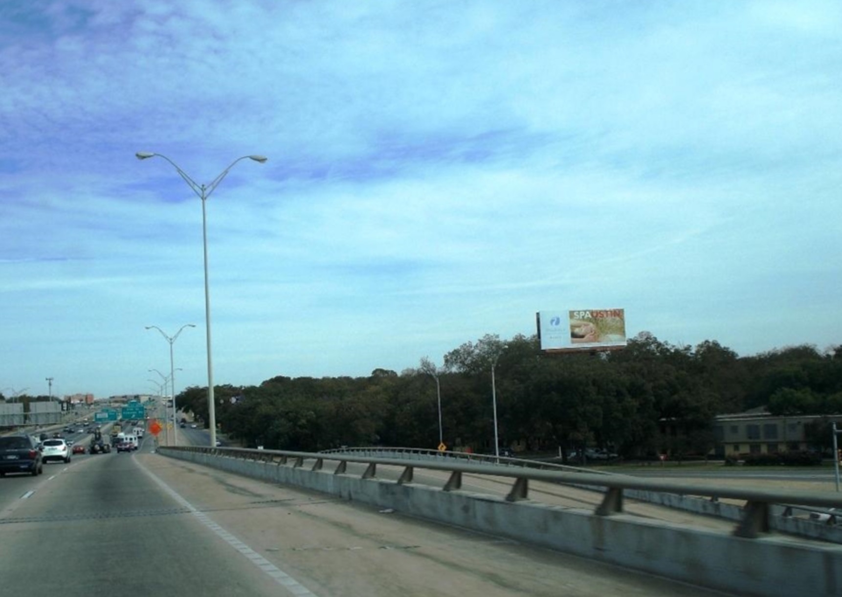 I-35 N E/S @ AIRPORT BLVD Media