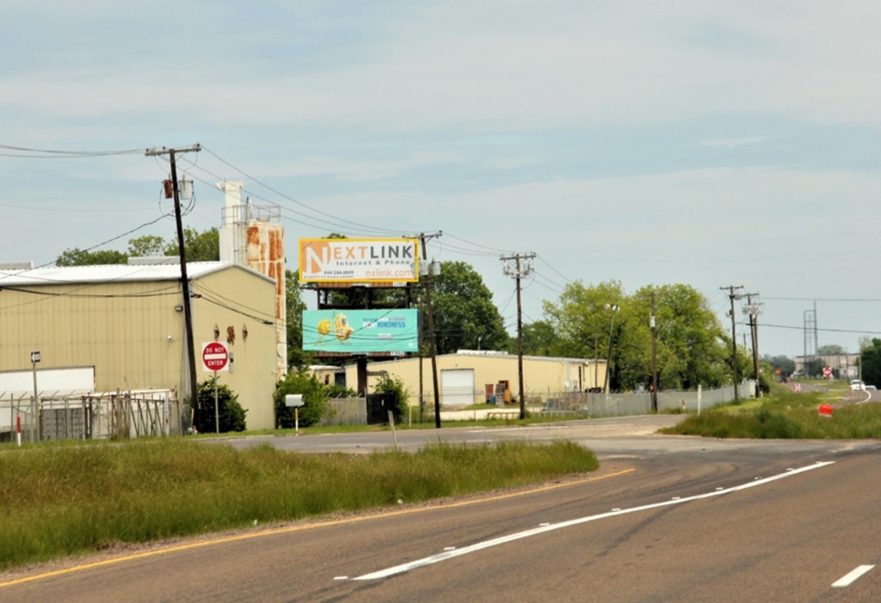 HWY 31 #03, 1.3 MI E/O  I-45, N/S TOP Media