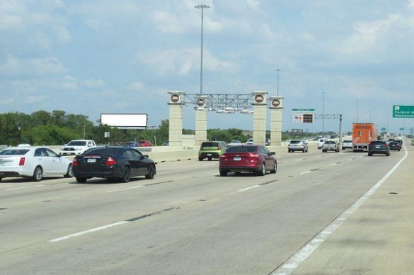 Tom Landry Hwy (I-30) NS 1mi E/O MacArthur Blvd F/W - 1 Media