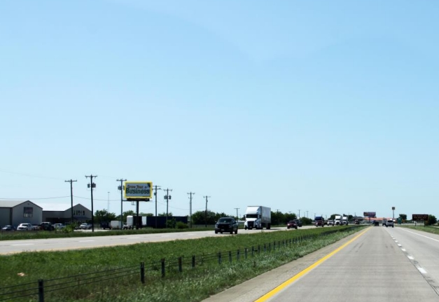 I-35 E/L .5 Miles N/O Lone Oak Road Media