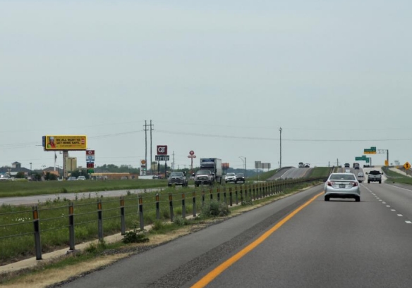 I-35W 700' N/o Hwy 114 East Side Media