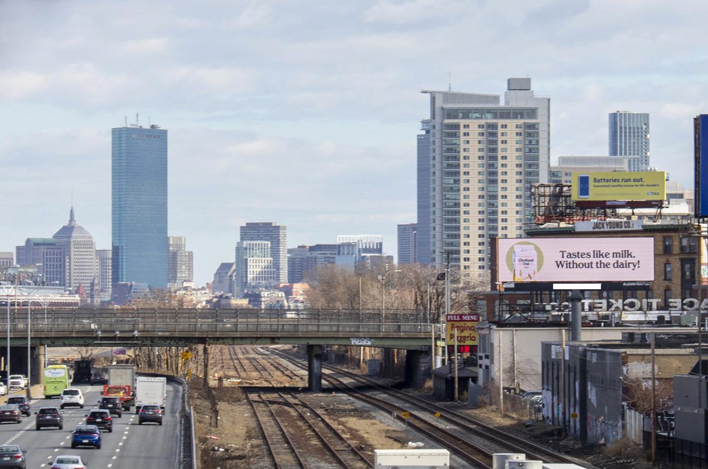 S/L I-90 (Mass Pike) N/O Braintree Street F/W Media