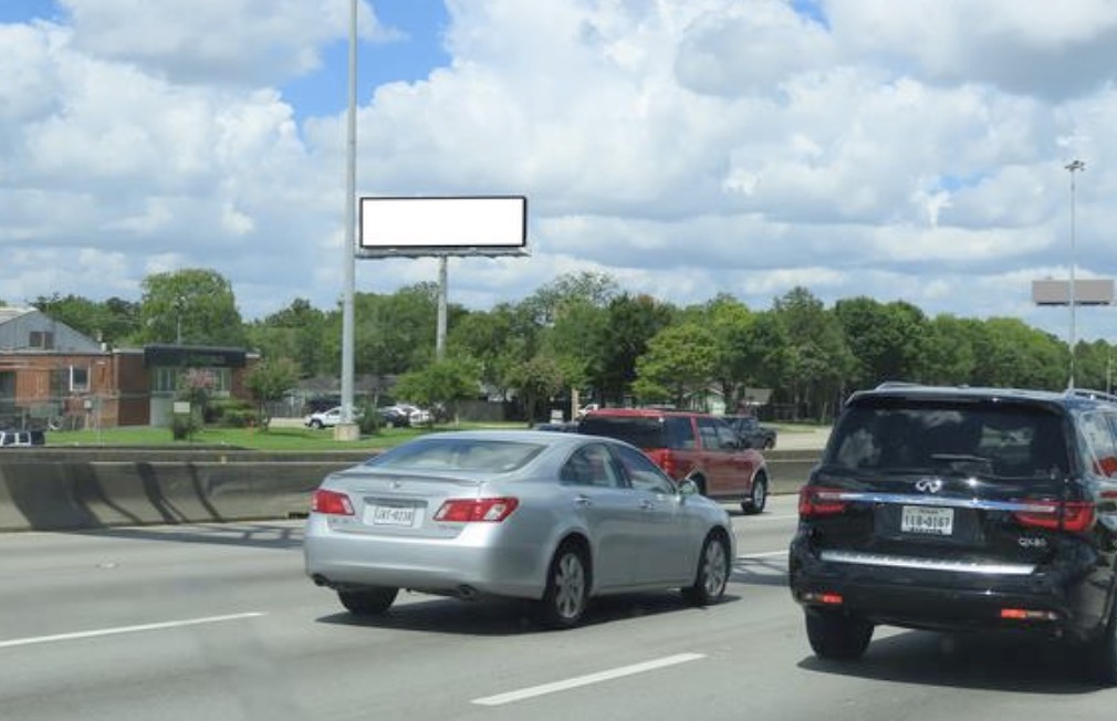 I-45 Gulf Frwy WS 75ft S/O Munger F/S - 1 Media