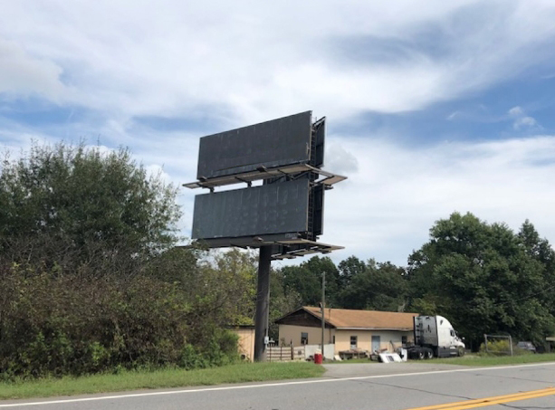 2626 Lavonia Highway (Hwy 77) - South Side of Lavonia Highway - E/F CR - Top panel Media