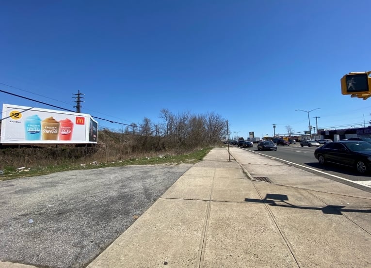 Valley Stream:Sunrise Hwy & Hook Creek Boulevard west of Green Acres Mall, facing west Media