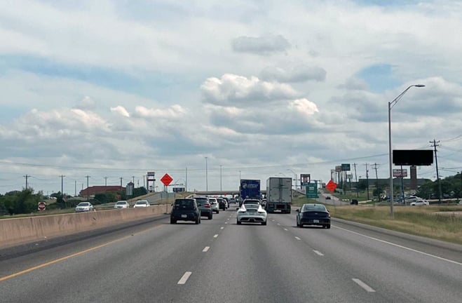 AUSTIN TX I-35 & S Loop 4 F/N Media