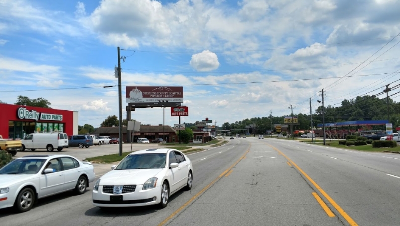 Big A Road (Alt 17) at O'Reilly Auto Parts north of Fernside Rd/Rose Ln - N/F CR Media