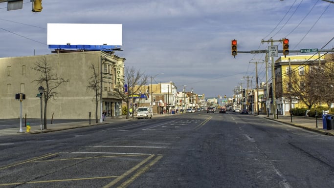 Atlantic Avenue @ Bellevue Avenue E/S, S/F Media