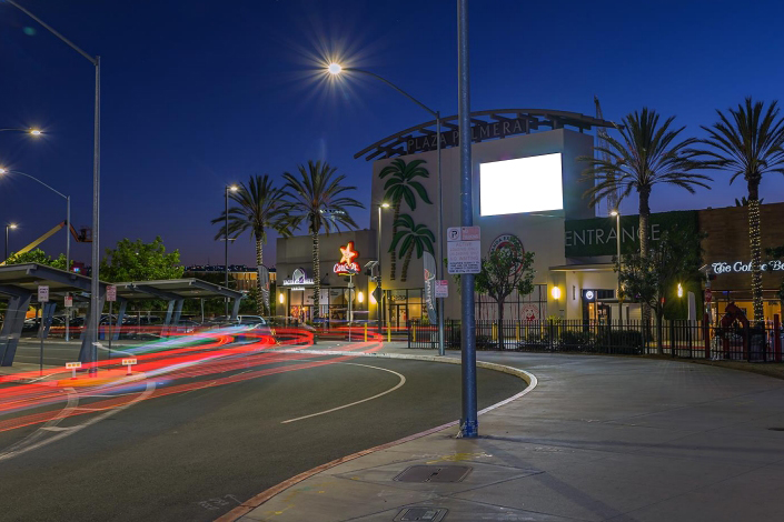 Plaza Palmera Center & Main Entrance F/N Media