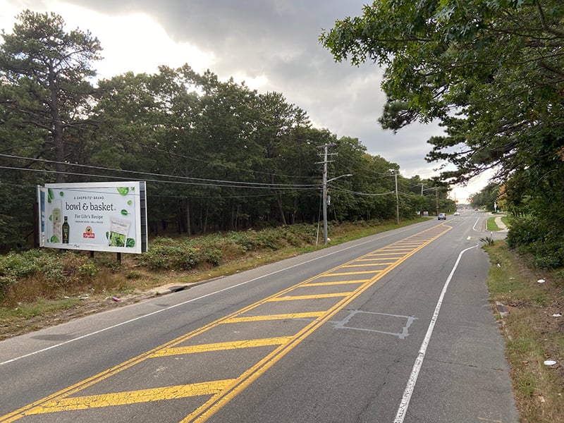 Medford: southside Horse Block Rd., 1/4 mile E of Old Medford Rd., F/E Media