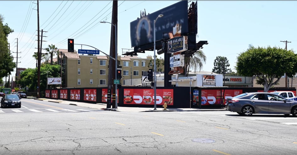 Santa Monica & Barrington West Barricade Media