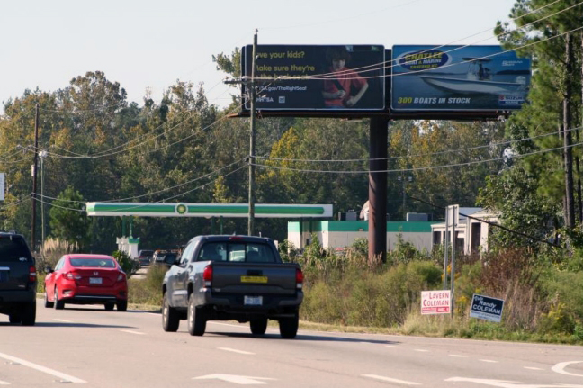 US 74/76 .7 MI E/O NC 87 N/S F/E DELCO-right side panel Media