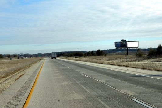 I-43 SS 1.8mi W/O Hwy 67 F/W - 2 Media