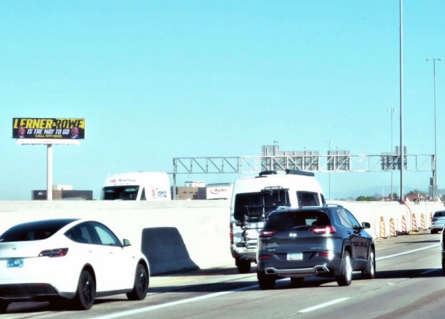 I-10 FWY 2500' N/O US 60 Media