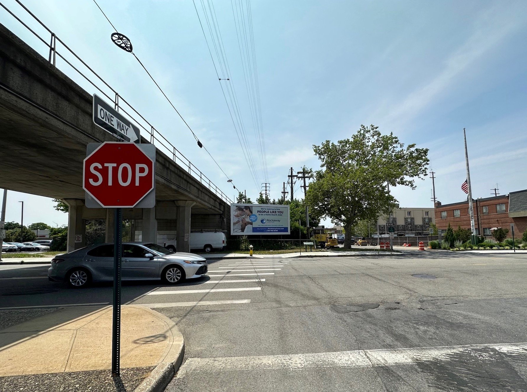 Rockville Center - Center Avenue n/O Sunrise Highway @LIRR overpass and train station F/E Media