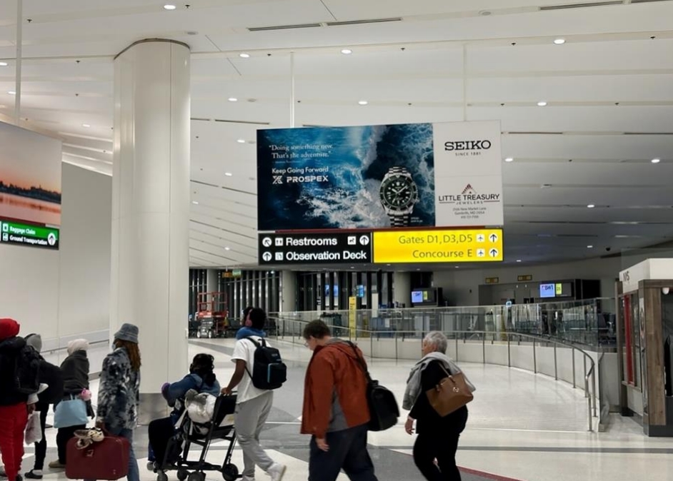 Concourse D departures and arrivals Media