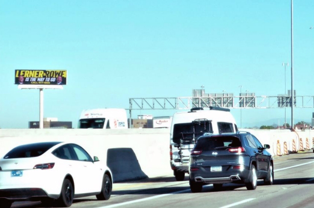 I-10 FWY 2500' N/O US 60 Media