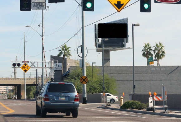 Washington St 200 ft W/O AZ 202 Loop (Red Mountain Fwy) S/S F/W Media