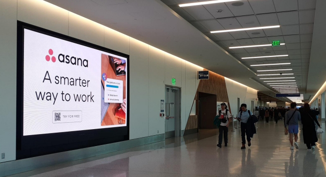 LAX_Terminal 2&3 /Delta Hub//Delta Lounge/Terminal/Escalators Media