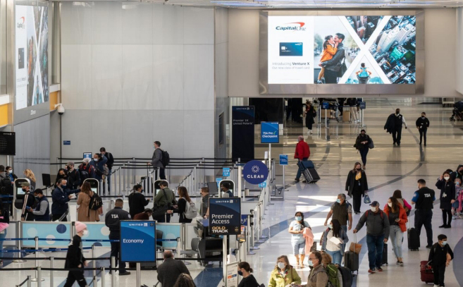 LAX_Terminals 7 & 8 Ticketing area / Near Terminal 7/8 Baggage Claim Media