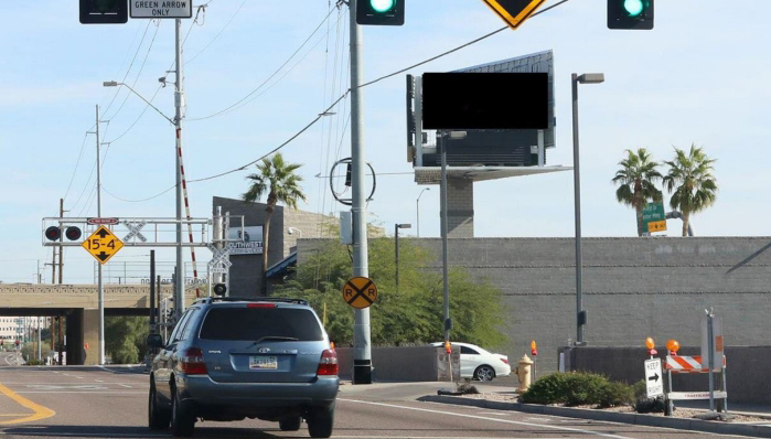 Washington St 200 ft W/O AZ 202 Loop (Red Mountain Fwy) S/S F/W Media