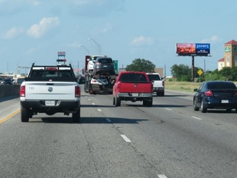 E/S IH 35, 0.2 mi. S/O CR 131 [South] Right Read Media