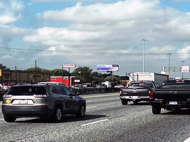 I-10 E (East Fwy) E/O E 610 Loop/ Houston Media