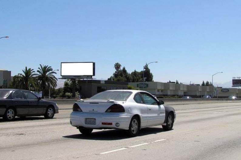 Bayshore Frwy (US 101) ES 200ft S/O Montague Xwy (%) F/NW - 1 Media