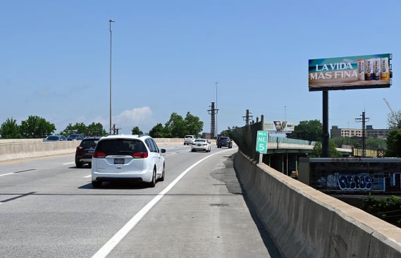 I-95/N.E. Thruway & Beechwood Ave F/S Media